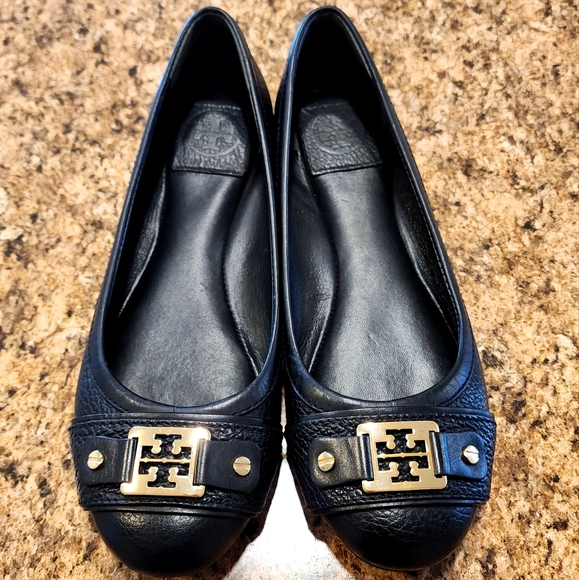 *LIKE NEW* TORY BURCH "Clines" Tumbled Leather Ballet Flats - Black - Size 7 - Picture 3 of 11